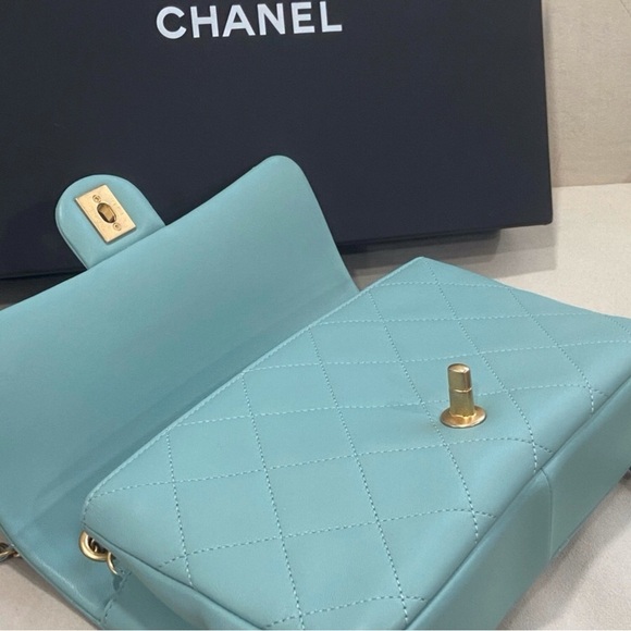 SOLD CHANEL - Picture 6 of 11